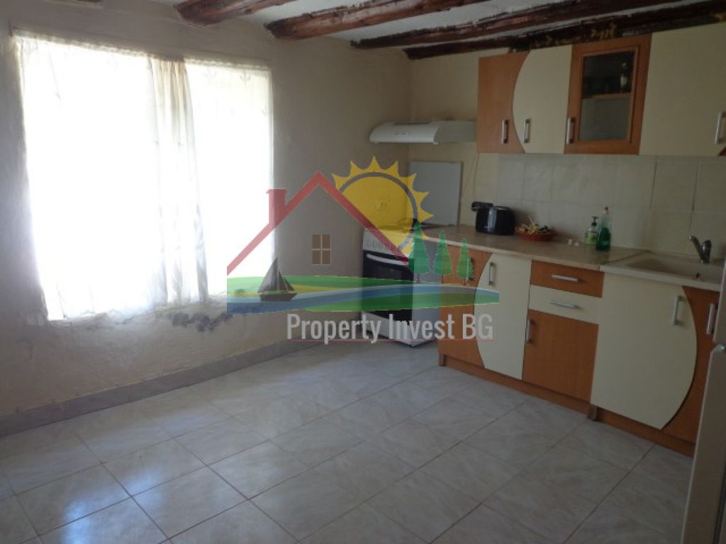 Property photo 3 of 7