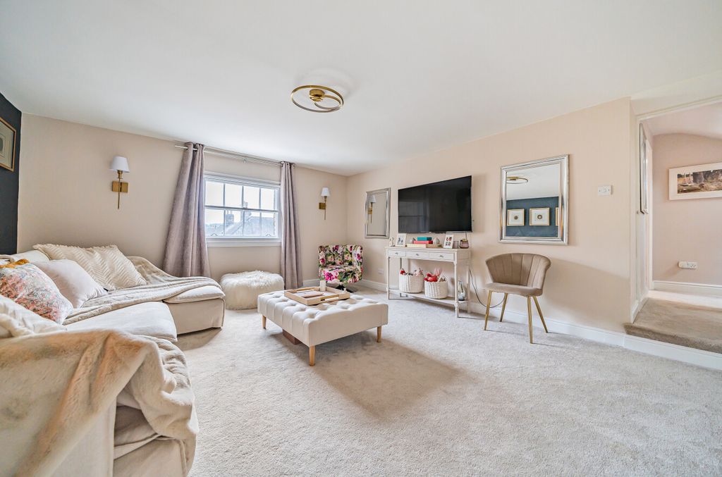 Additional image 7 of 2 bed flat for saleBury St Edmunds, Suffolk IP33