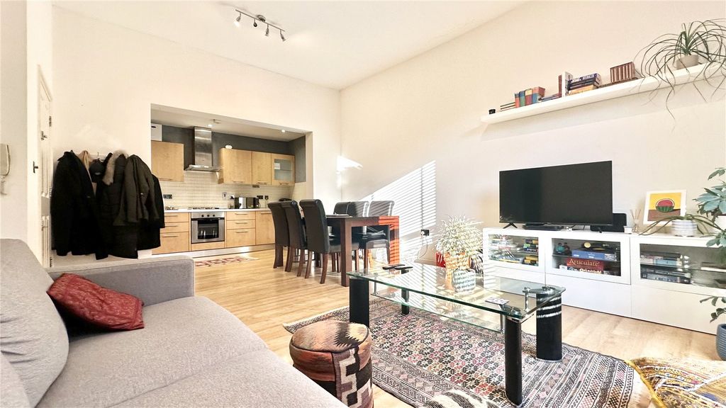 Property photo 2 of 7 Picture No. 19