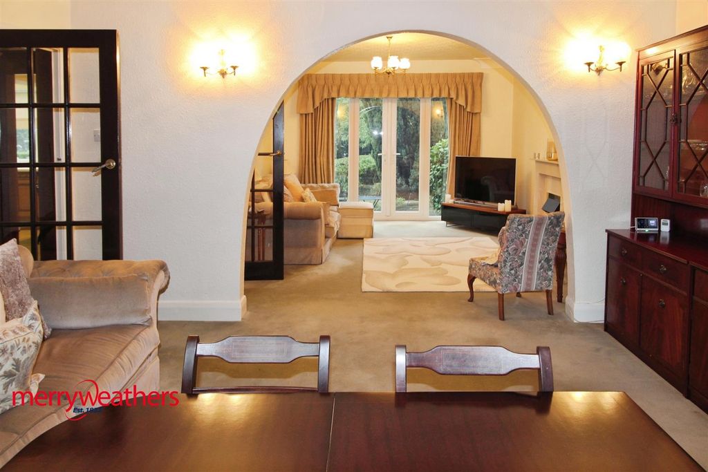 Property photo 3 of 19 Sitting Room