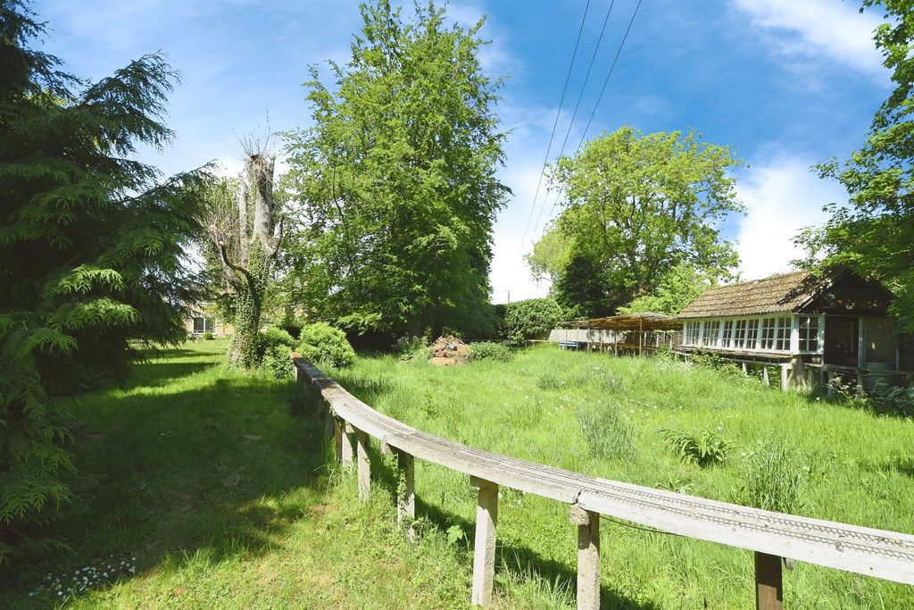 Property photo 3 of 16