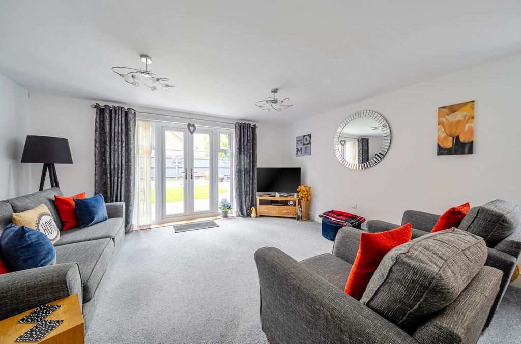 Property photo 2 of 12 1479936-16-6A32d8...
