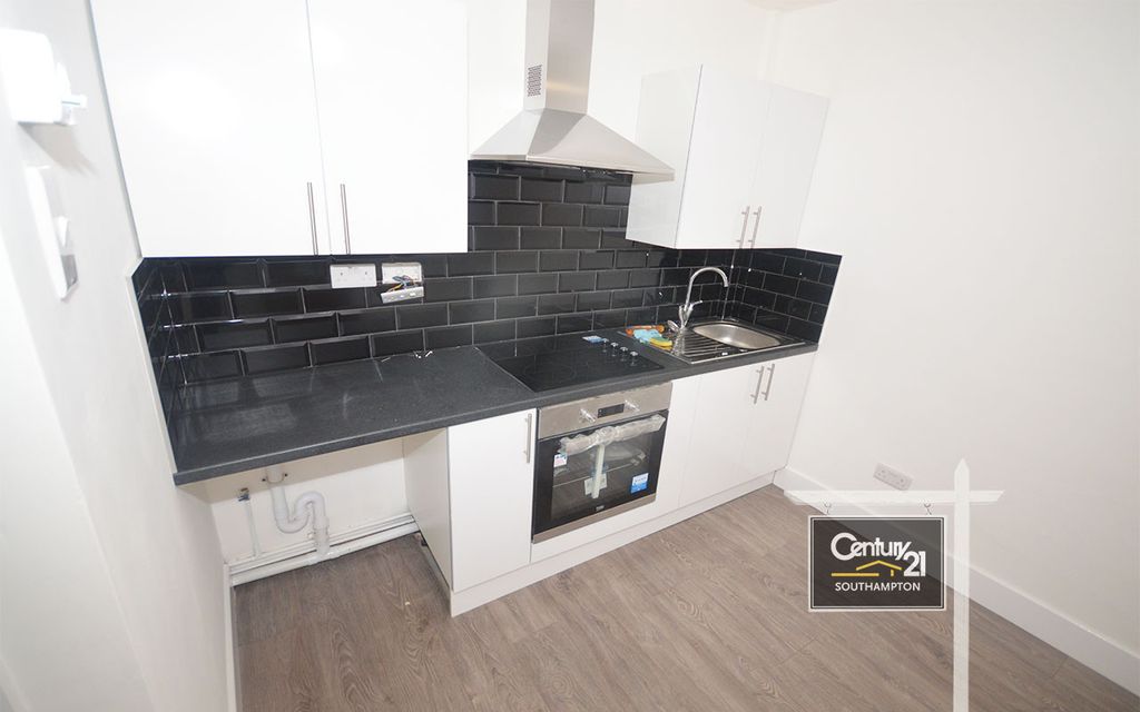 Property photo 1 of 3