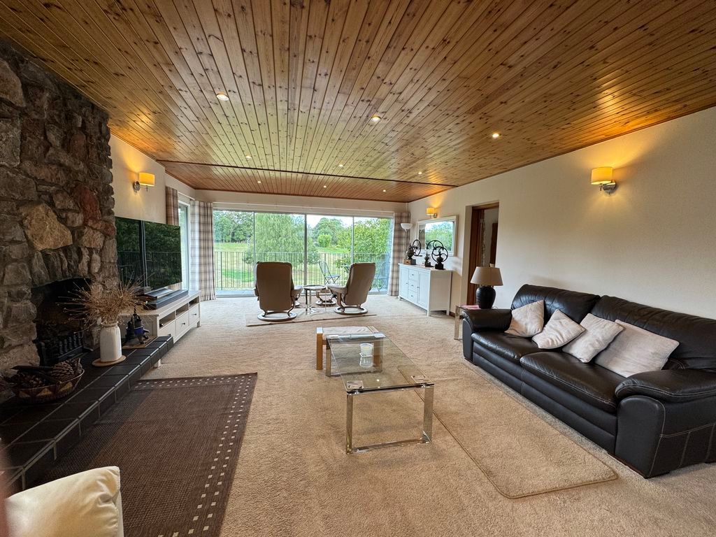 Property photo 3 of 43 Living Room