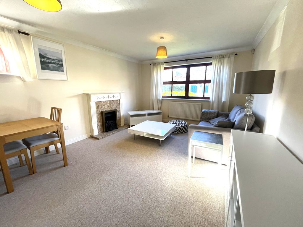 Property photo 2 of 5 Living Room