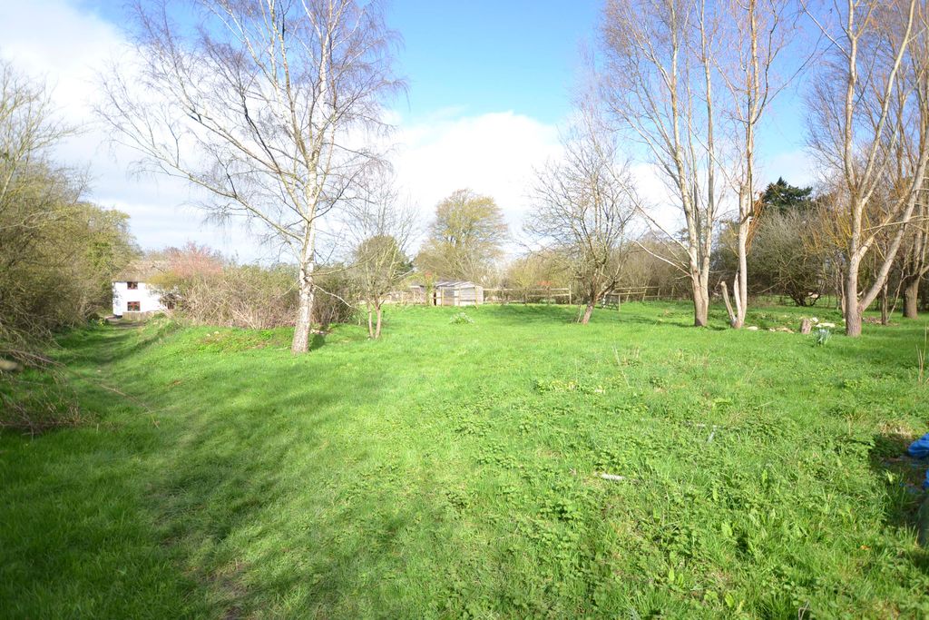 Property photo 2 of 24