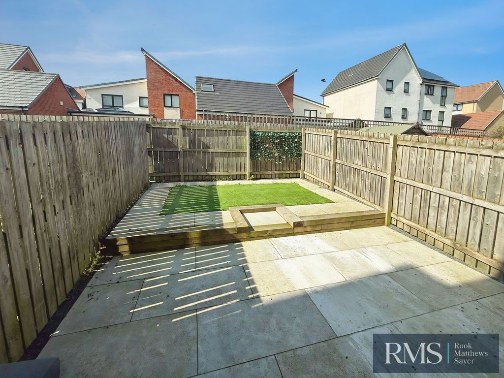 Property photo 2 of 11 Photo 11