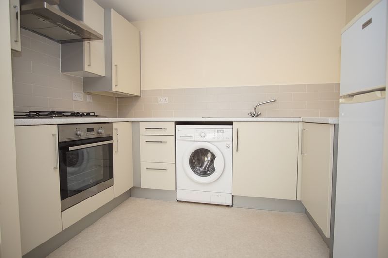 Property photo 3 of 11 Kitchen