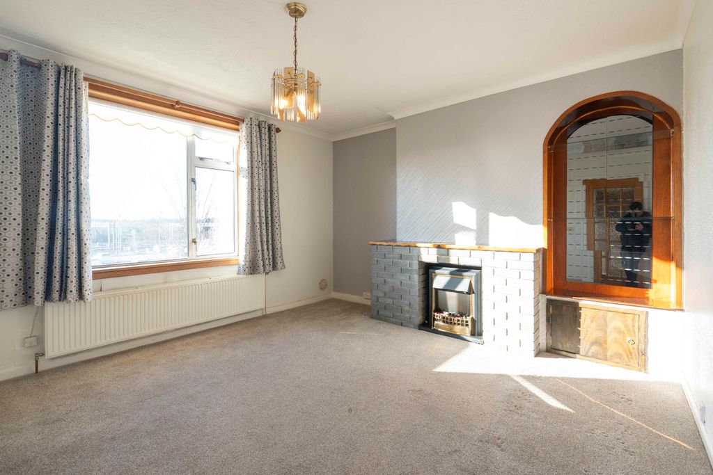 Property photo 3 of 19 56 Stuart Terrace, Bathgate, Eh48 1Eg (9)