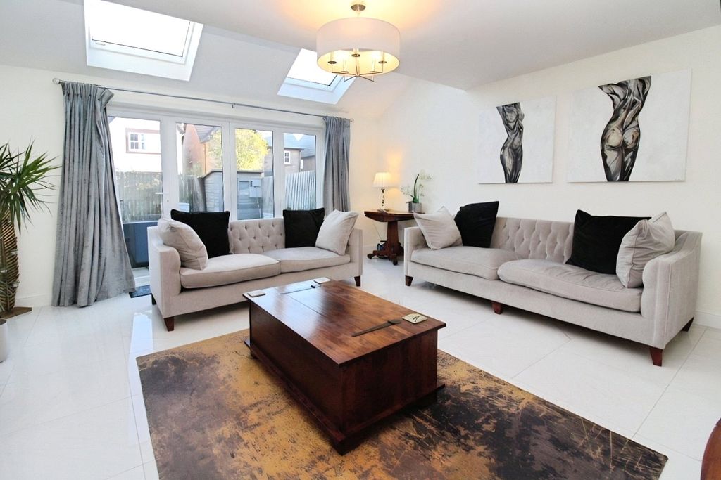 Property photo 2 of 12 Living Room