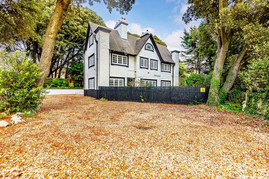 Property photo 1 of 40