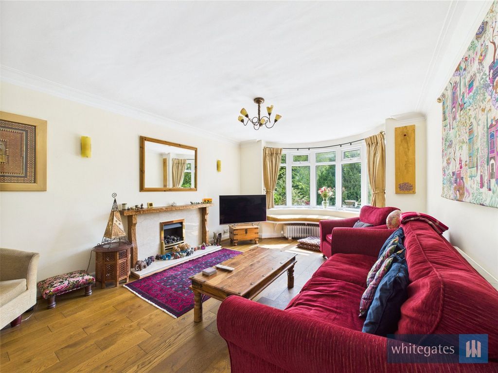 Property photo 2 of 36 Picture No. 05