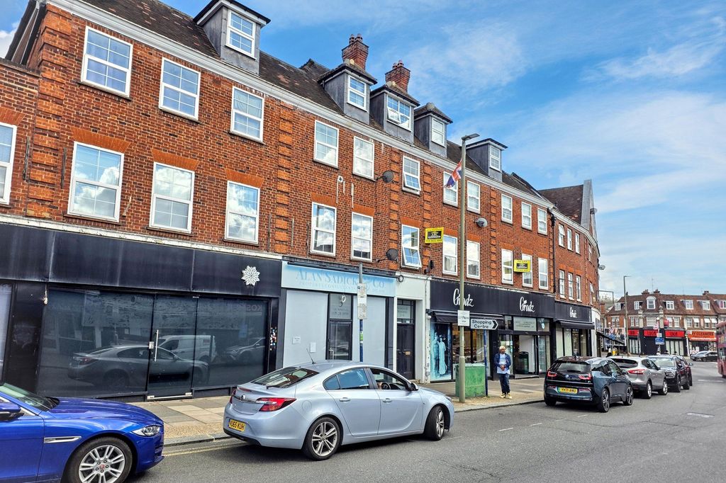 Property photo 1 of 8 Flat 5 & 6 Prominade Mansions, Edgware Ha8 7Jz