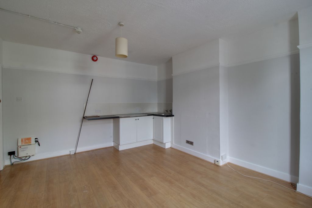 Property photo 2 of 3