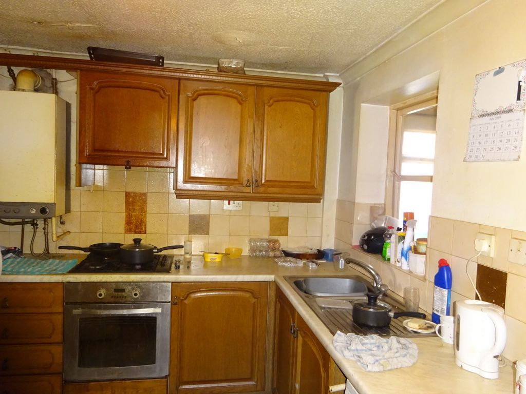 Property photo 3 of 5 Kitchen