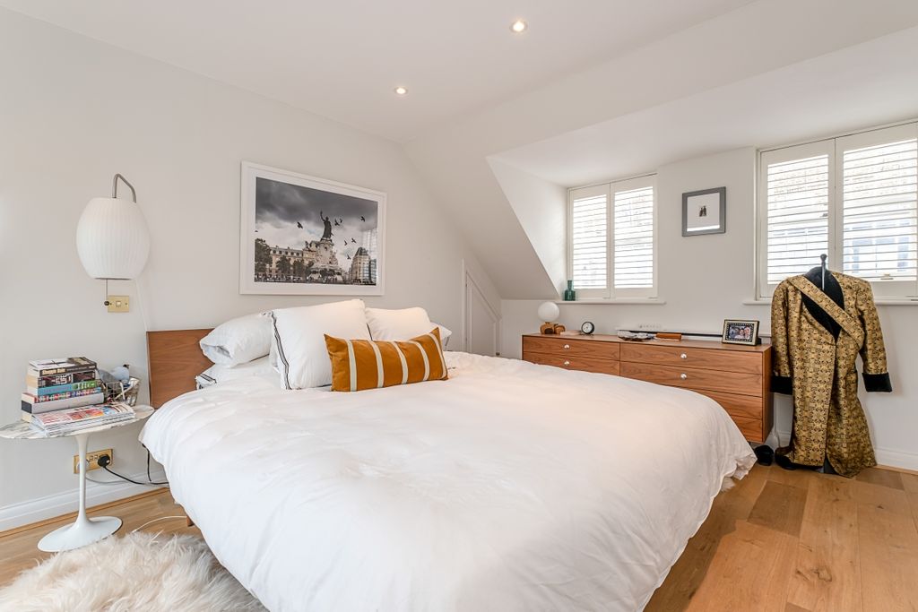 Property photo 3 of 14 Bedroom