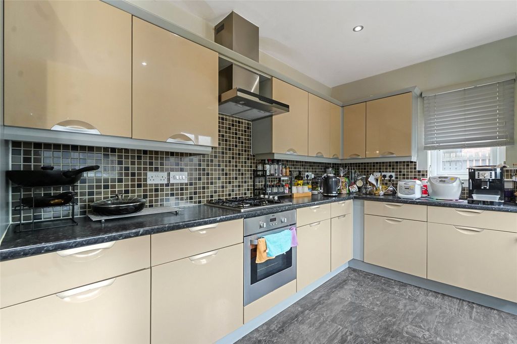Property photo 2 of 30 Kitchen