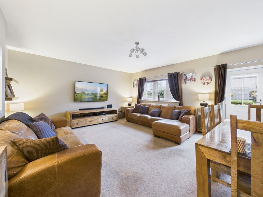 Property photo 2 of 16 Cam04899G0-Pr0219-Still013.Jpg