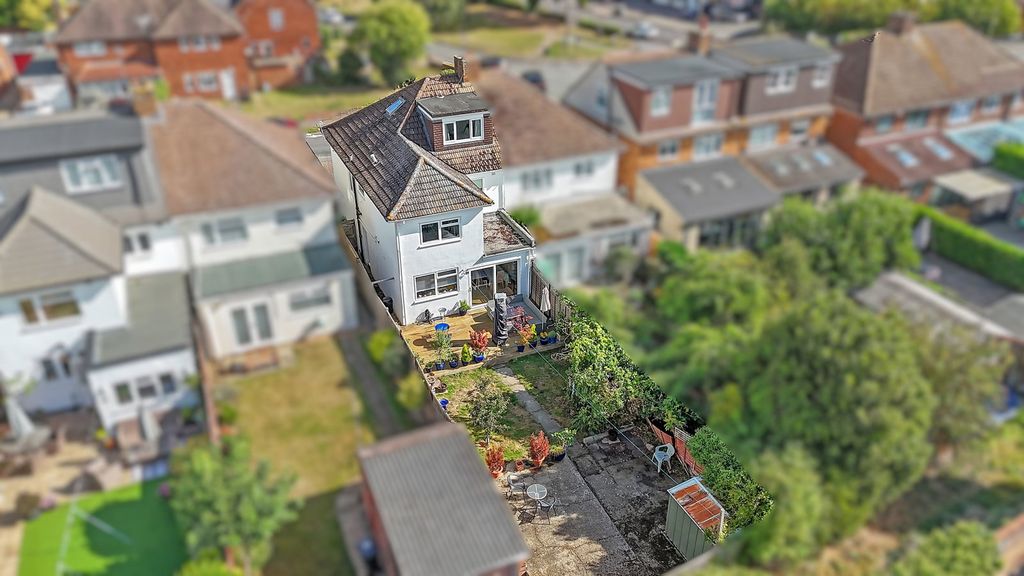 Property photo 3 of 18