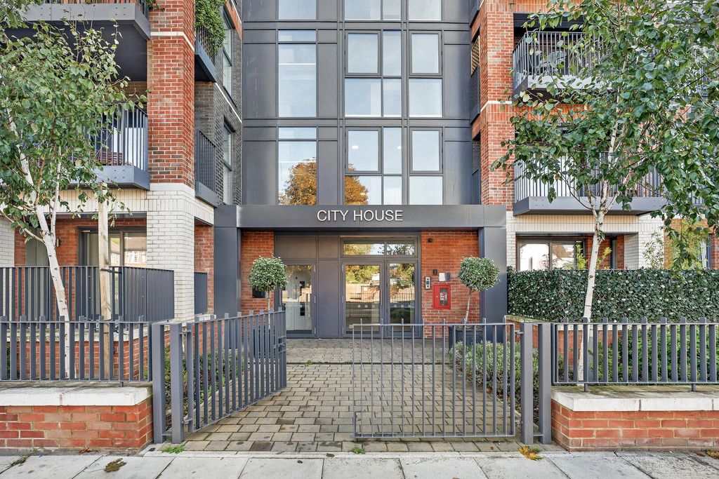 Property photo 1 of 18 Front (Exterior)