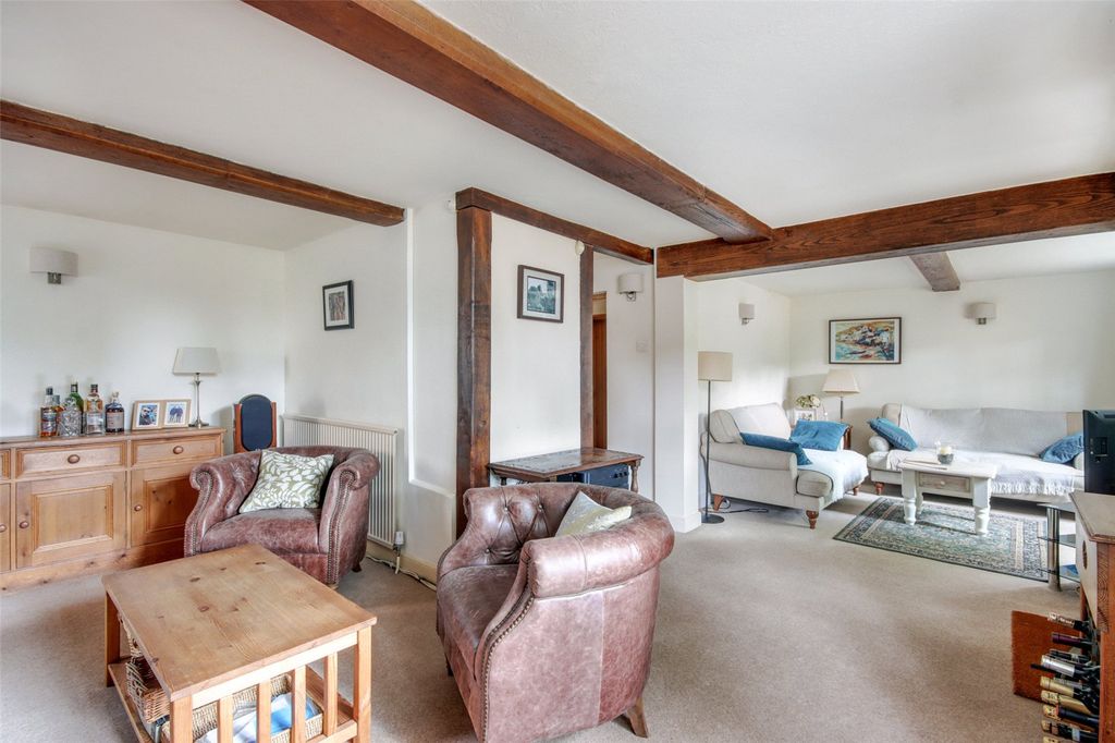 Property photo 3 of 18 Sitting Room