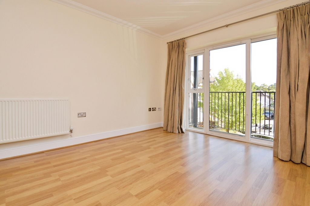 Property photo 3 of 8