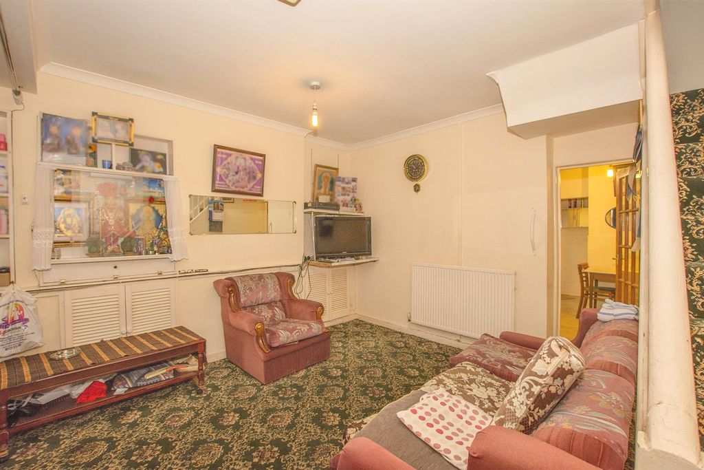 Property photo 3 of 9