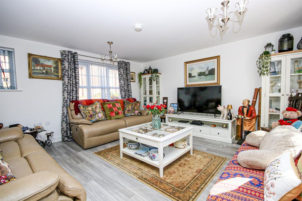 Property photo 3 of 24 25-Img_9941.Jpg