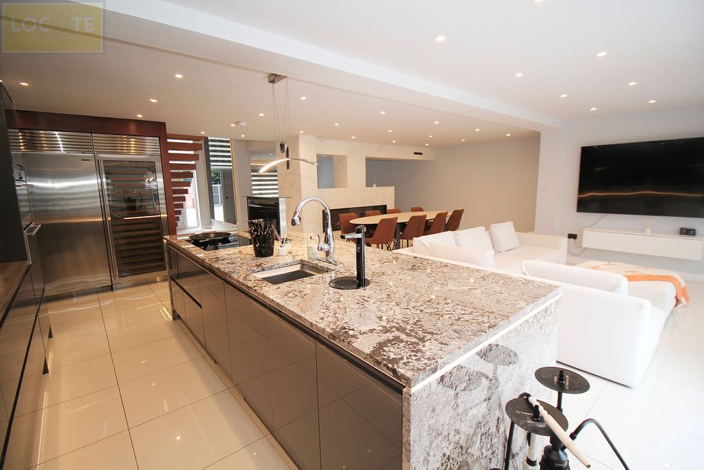 Property photo 2 of 26 Img_5557.Jpeg