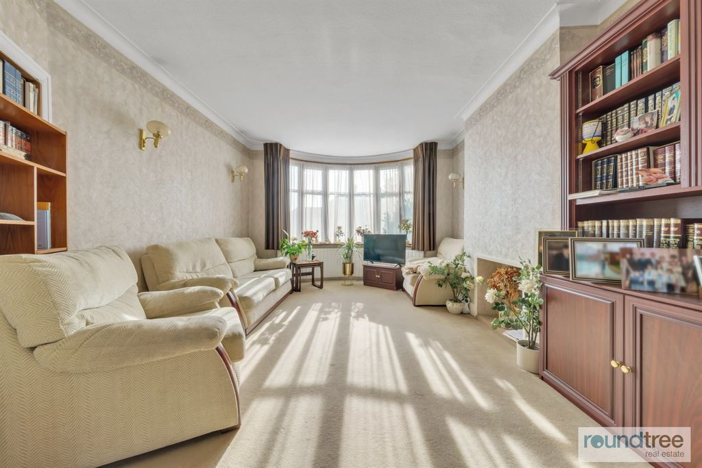 Property photo 1 of 11 (Main)
