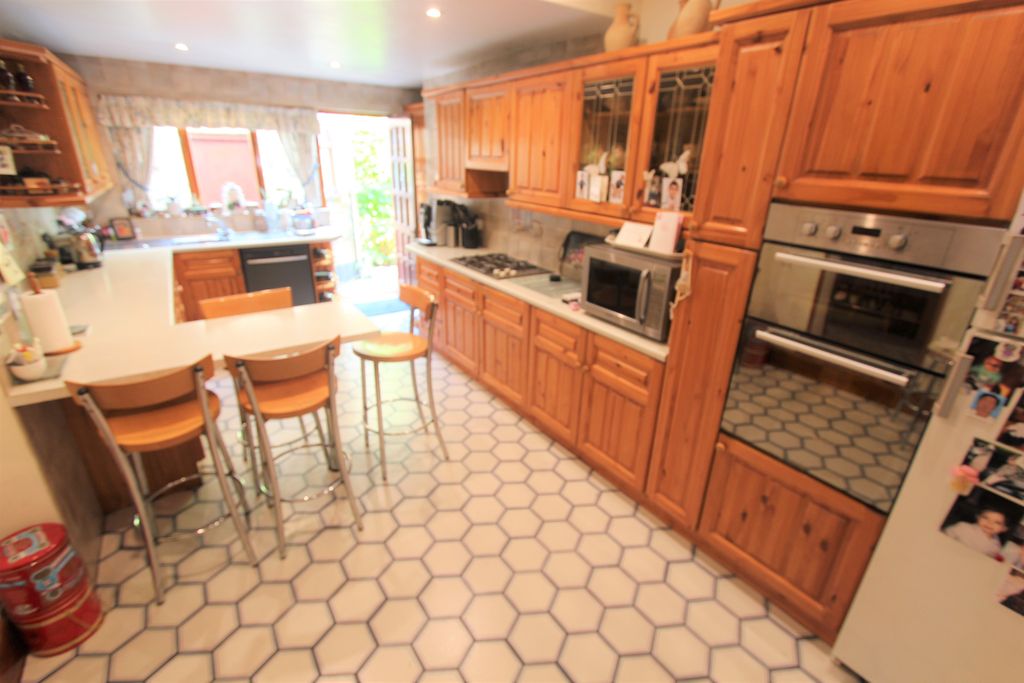 Property photo 2 of 10 Img_2920