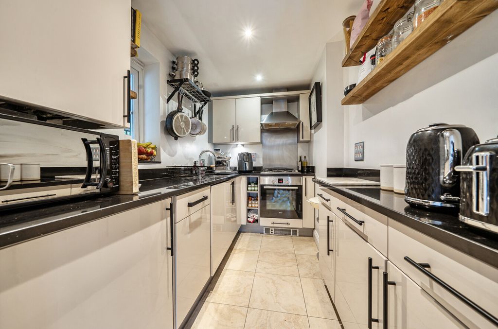 Property photo 3 of 12 1419393-7-699c6E7...