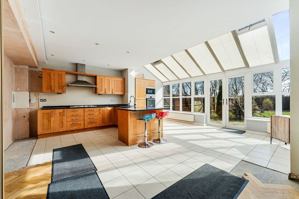 Property photo 3 of 36