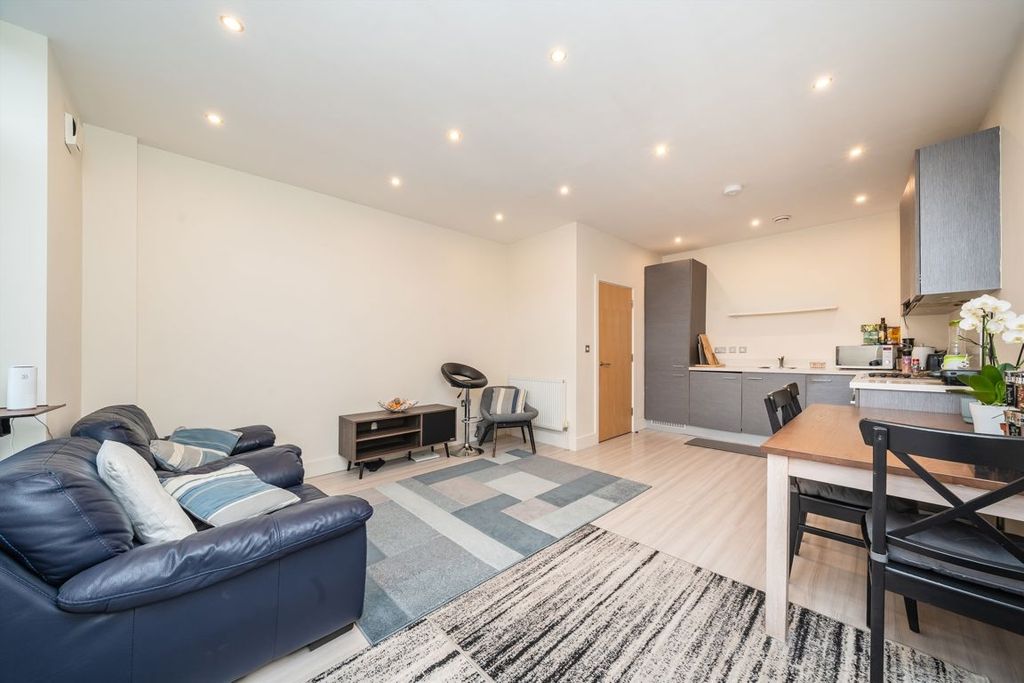 Property photo 3 of 7