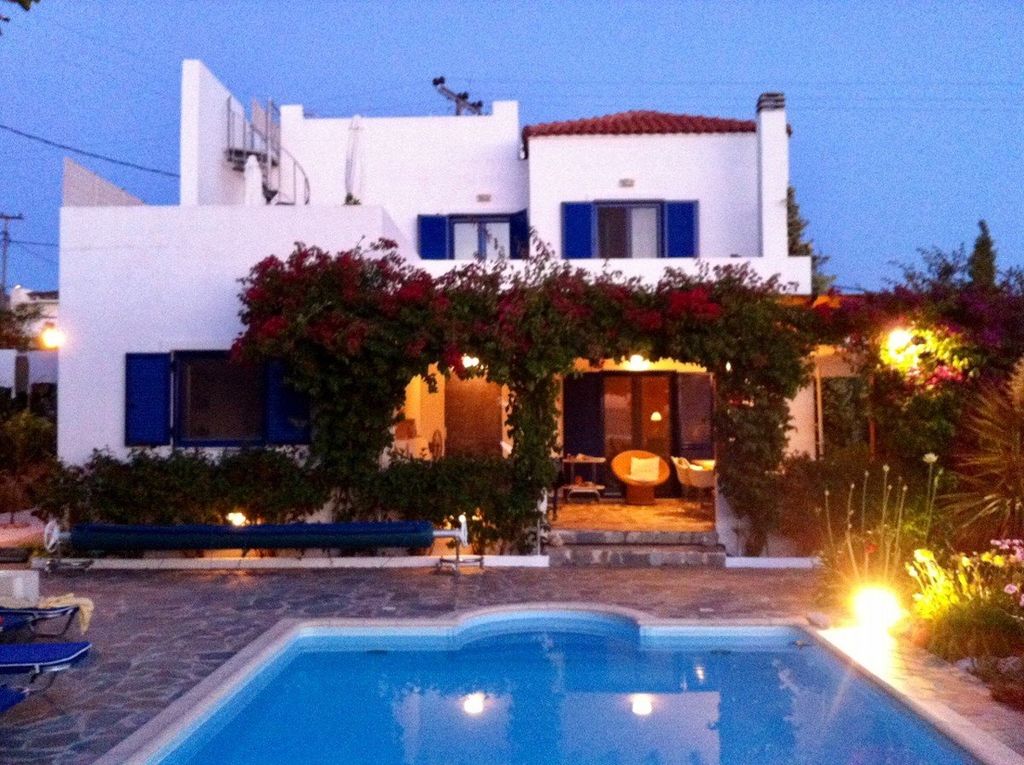 Property photo 1 of 33