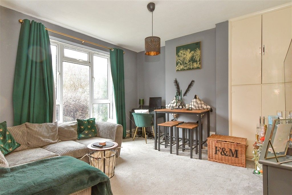 Property photo 2 of 6 Living Room