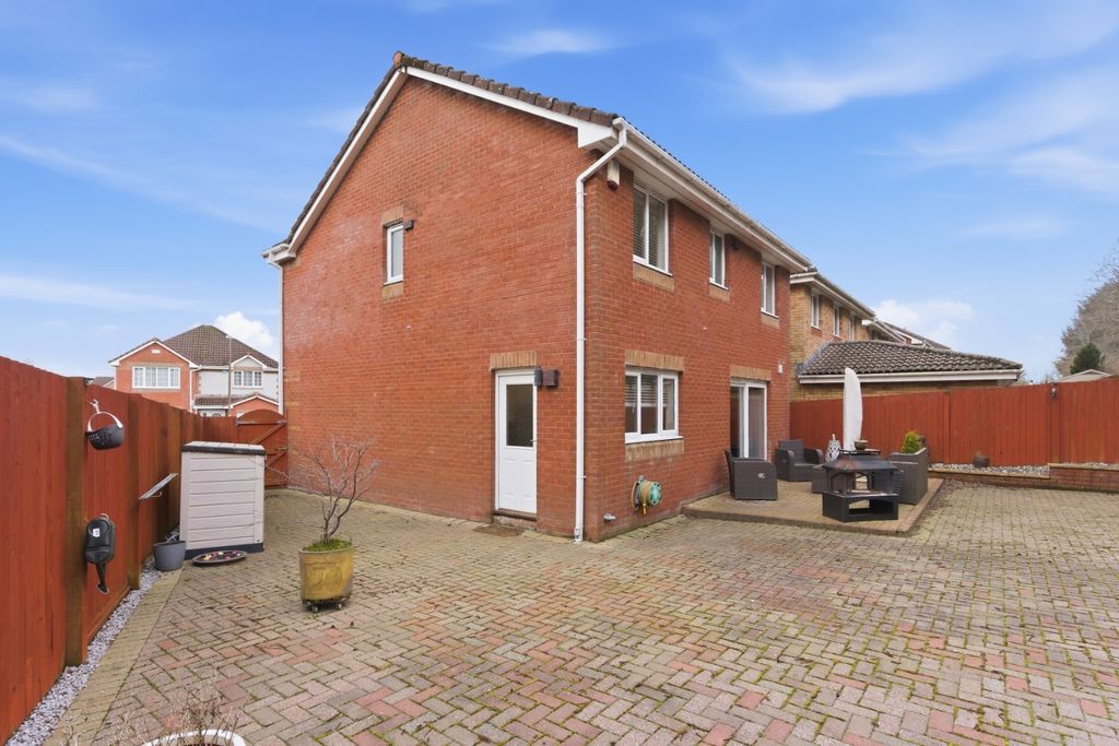 Property photo 2 of 37 4975787
