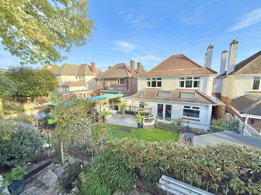 Property photo 3 of 37