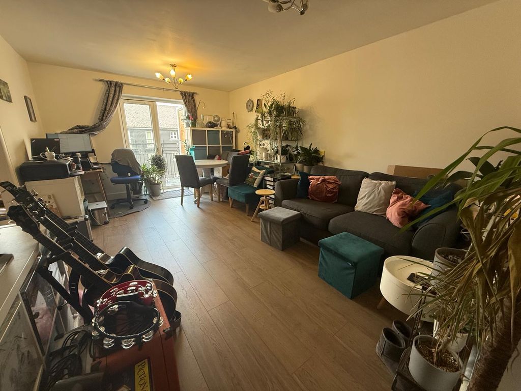 Property photo 3 of 8