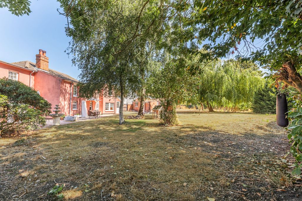 Property photo 2 of 19