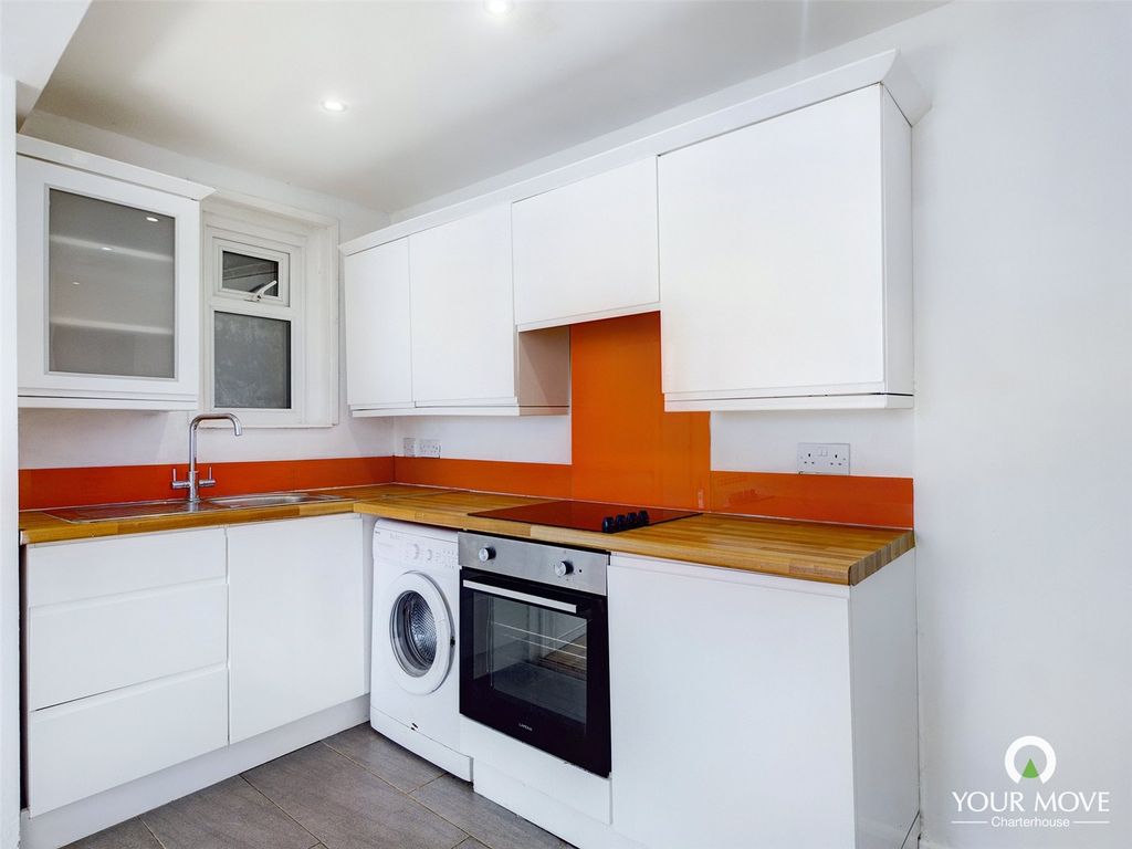 Property photo 1 of 9 Kitchen