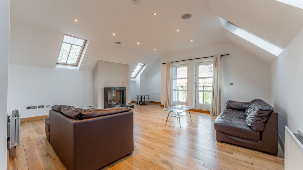 Property photo 3 of 26