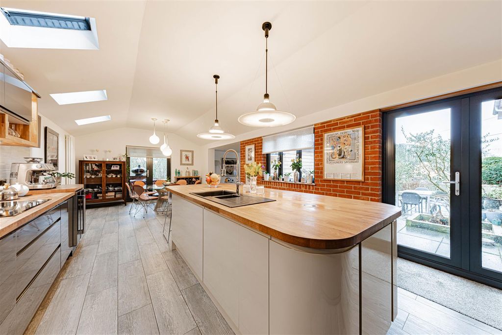 Property photo 3 of 33 L J Imaging-21.Jpg