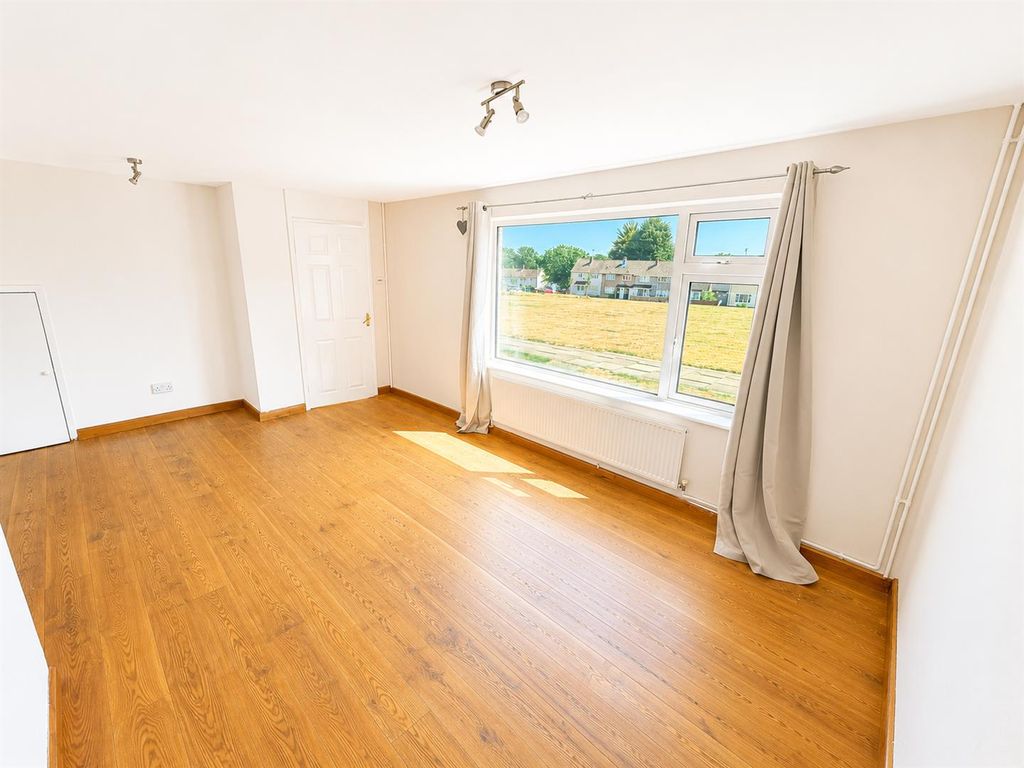 Property photo 3 of 20 Cdaf5Fa5-B7ee-4A2c-A92d-822E85c10d0A.Png