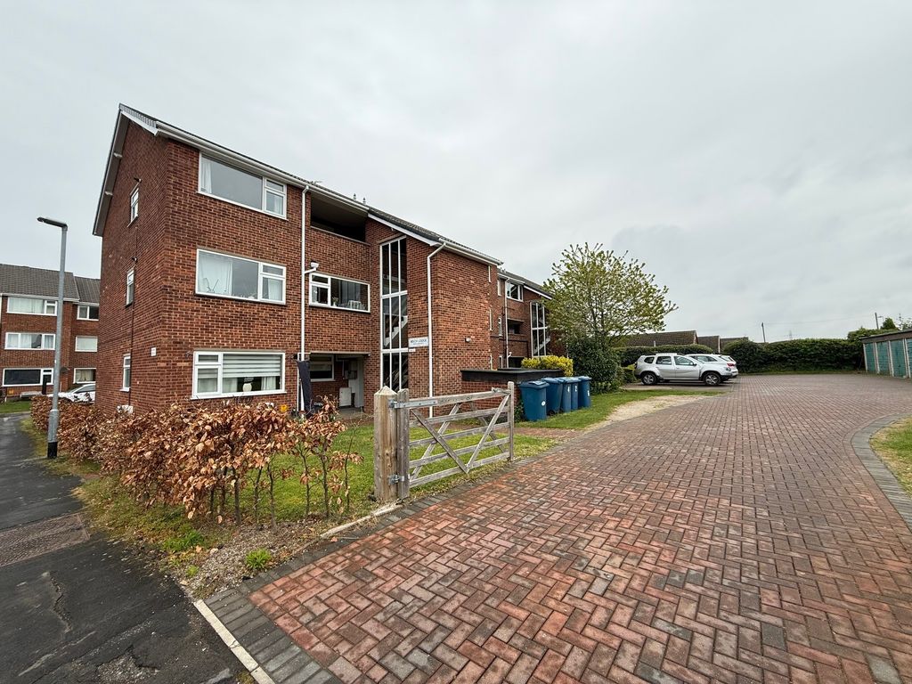 Property photo 2 of 12