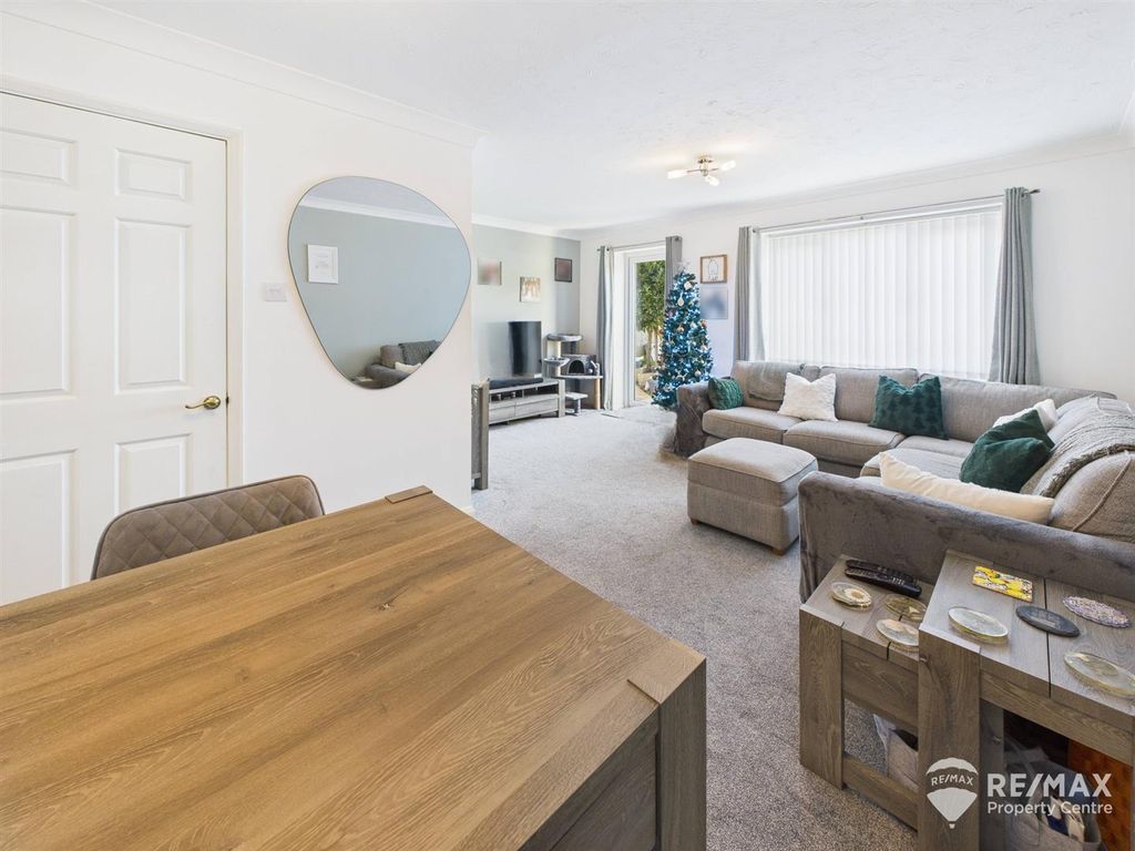 Property photo 3 of 20 Cam02842G0-Pr0294-Still021.Jpg