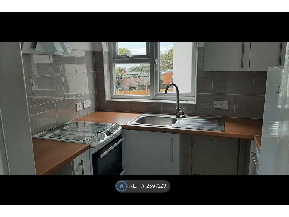 Property photo 1 of 9 Kitchen