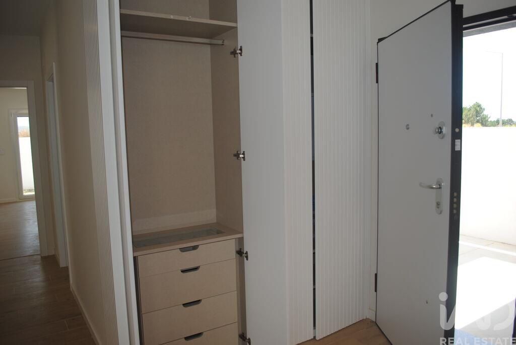 Property photo 2 of 27