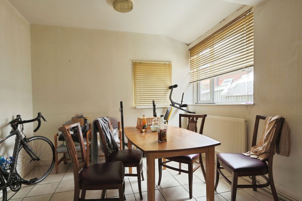 Property photo 3 of 10 4311296