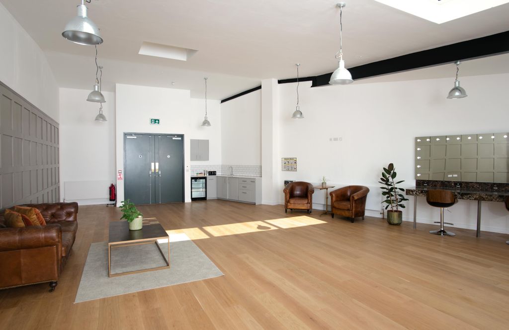 Property photo 3 of 8 Studio B Master.Png